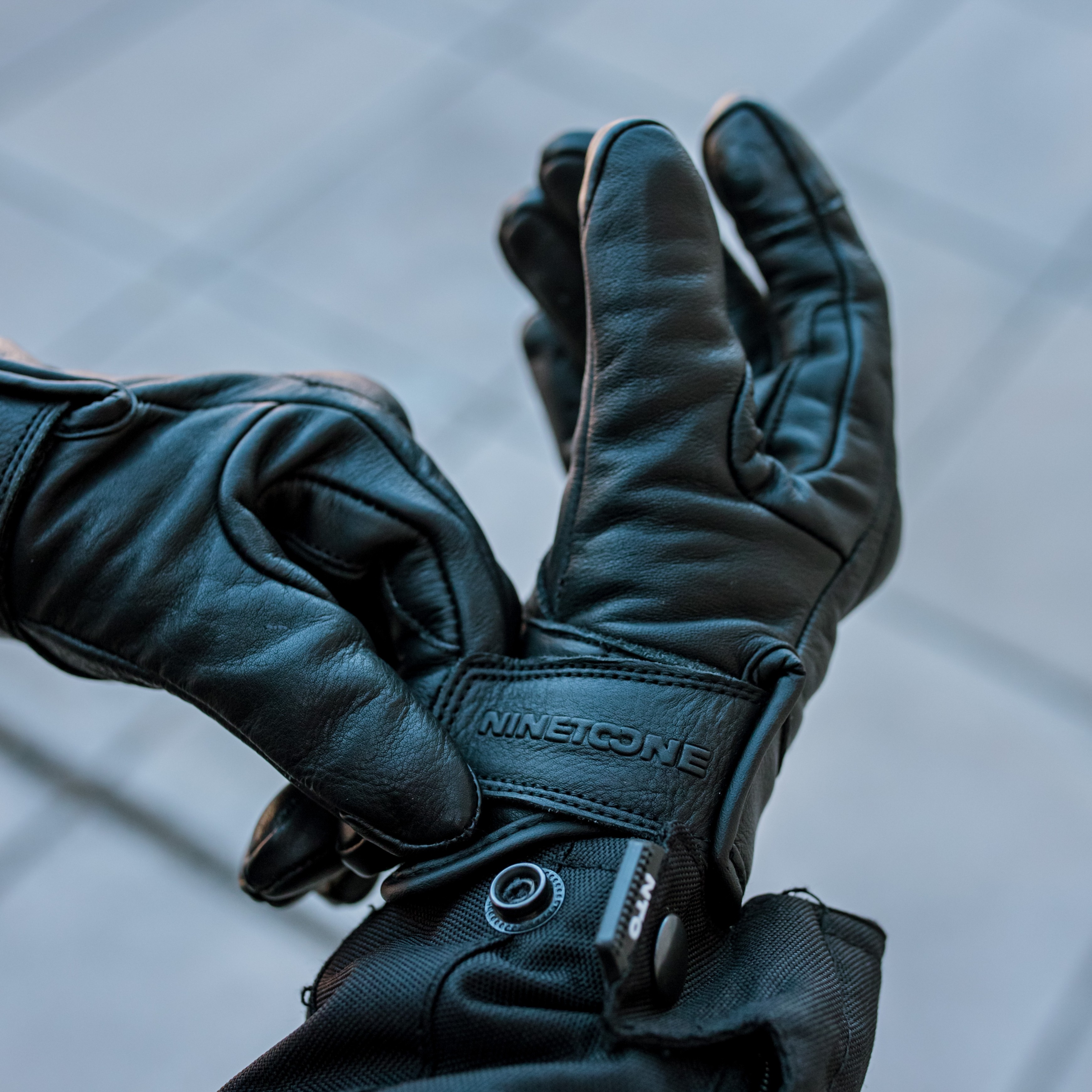 Guante NTO Ruby Evo Mujer Negro